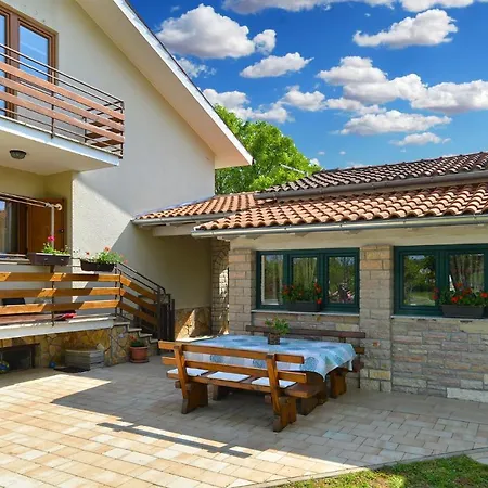 House Marta 2157 *